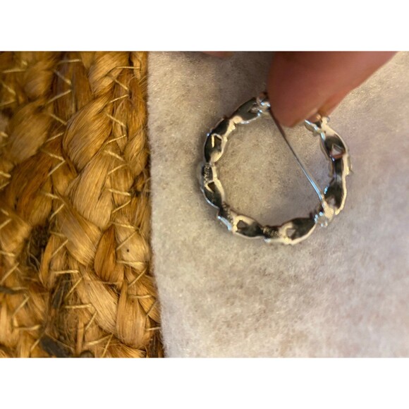 Vintage Crown Trifari Rhinestone Circle Wreath Pin Brooch Patent 151914 - Picture 4 of 9